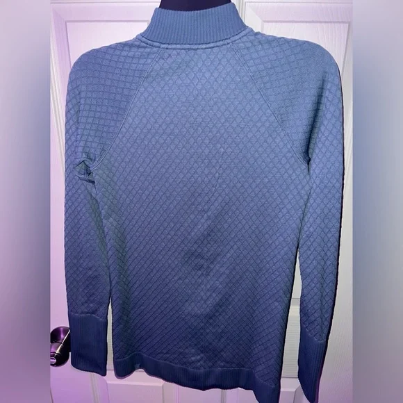 Lululemon athletica Women's 1/2 Zip top - Slate Blue - Picture 3 of 4